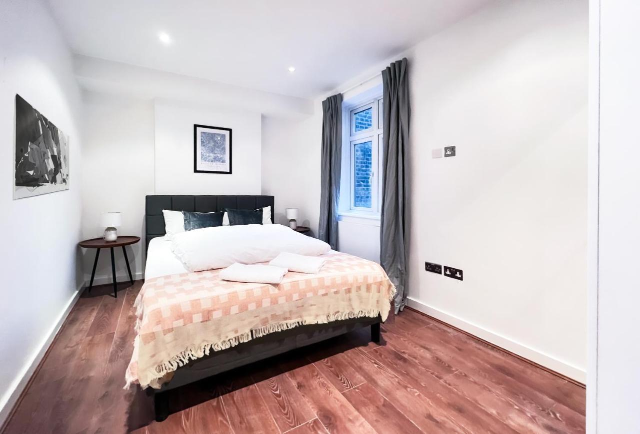 Prime Location Camden Luxury Sleeps 6 London