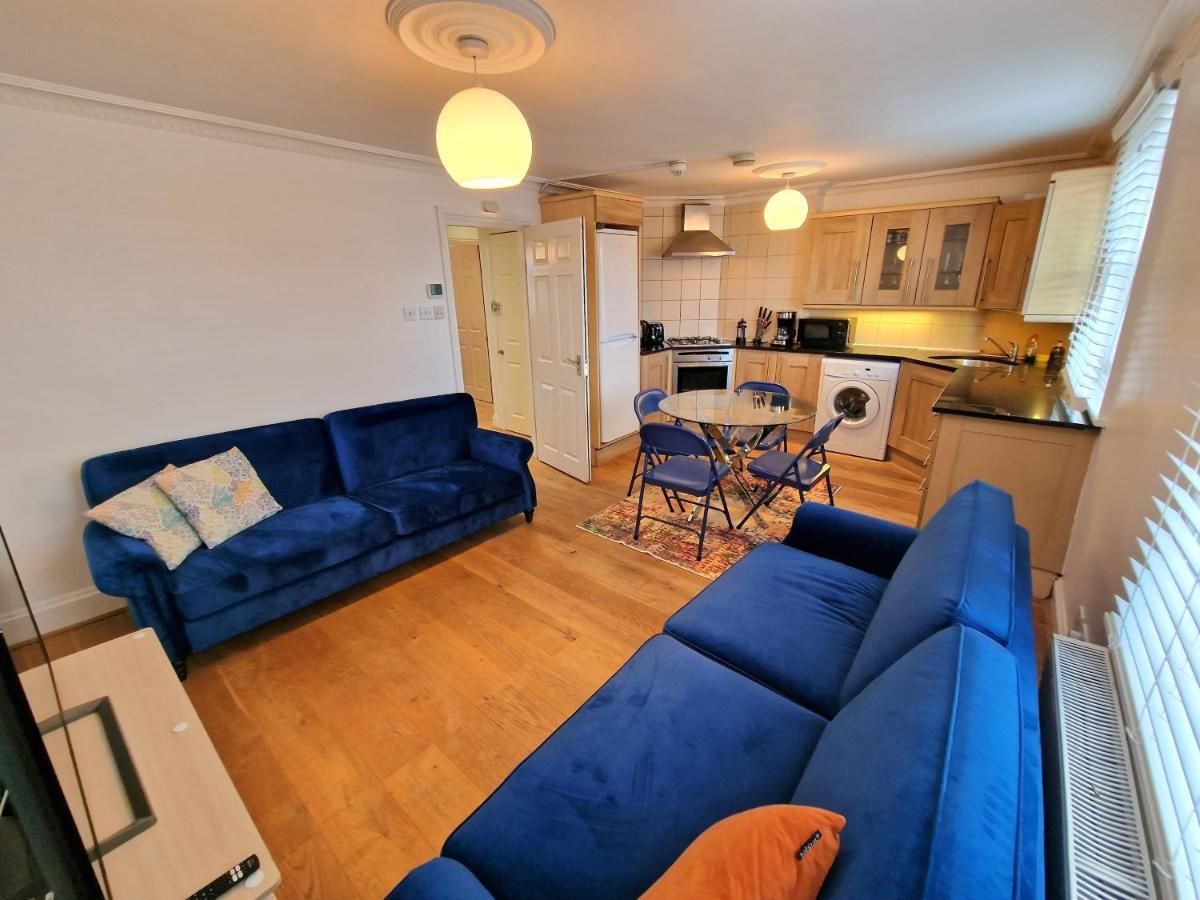 Cosy In Kensington - Great Location! 3 Minutes Walk To Earl's Court Station Appartement Londres