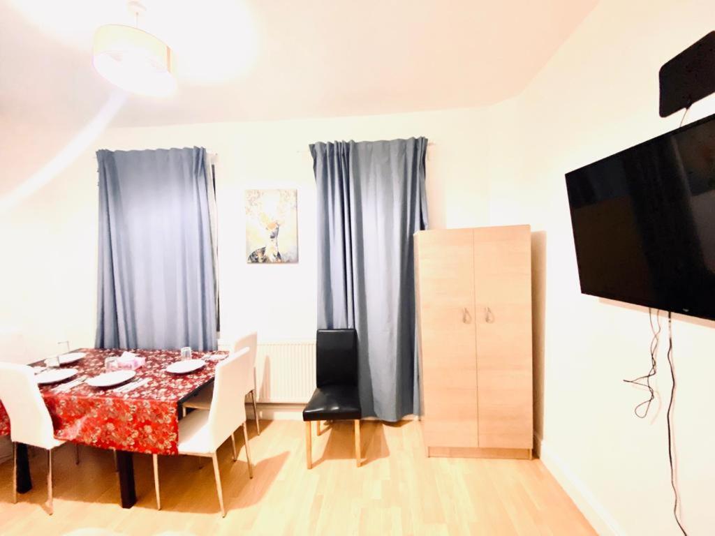 Apartment Lovely 3 Bedroom Property Next To Paddington Station Central *