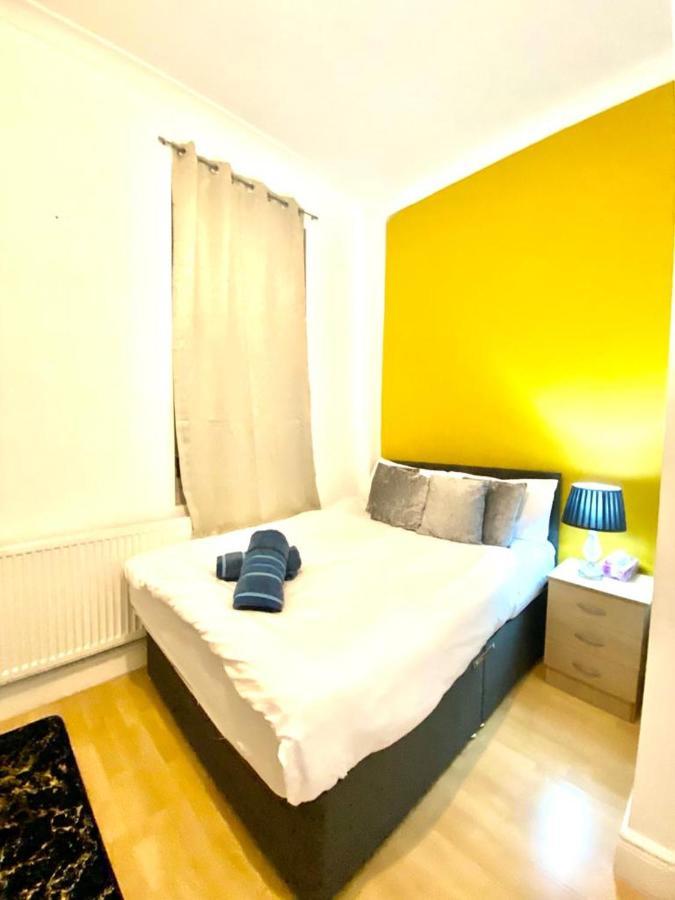 Lovely 3 Bedroom Property Next To Paddington Station Central London