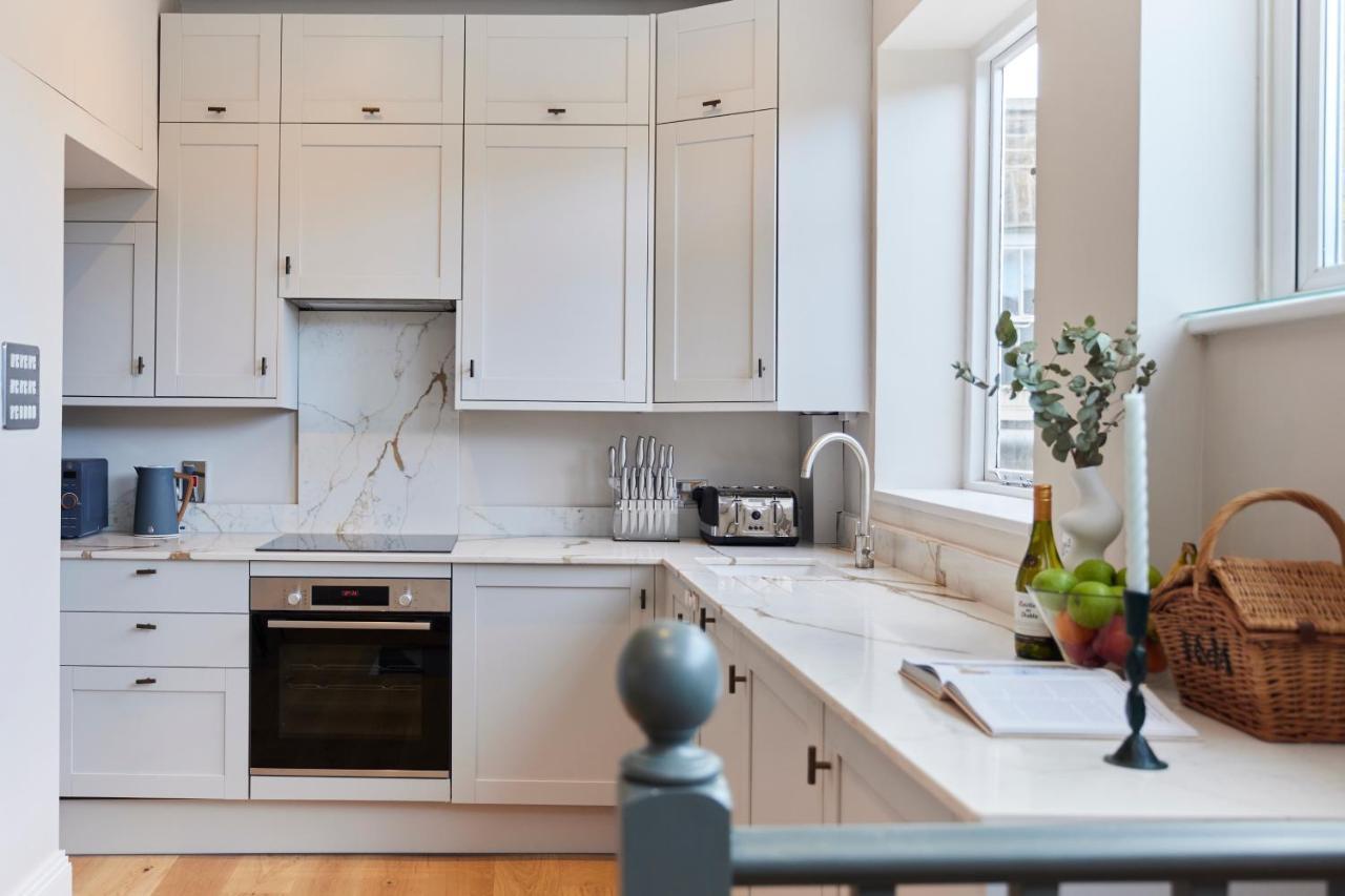 Apartment The Earl's Court Space - Modern 2bdr Flat With Terrace + Parking *