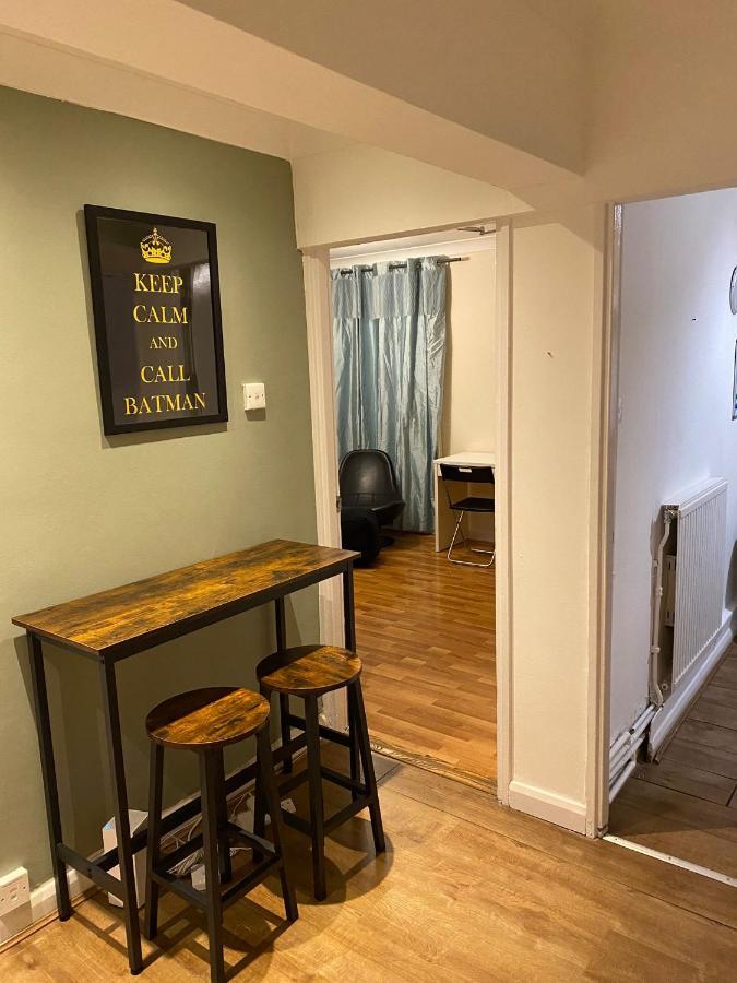 Huge And Affordable 3 Bedroom Flat In Hammersmith For 7 People With Welcome Breakfast Lejlighed *