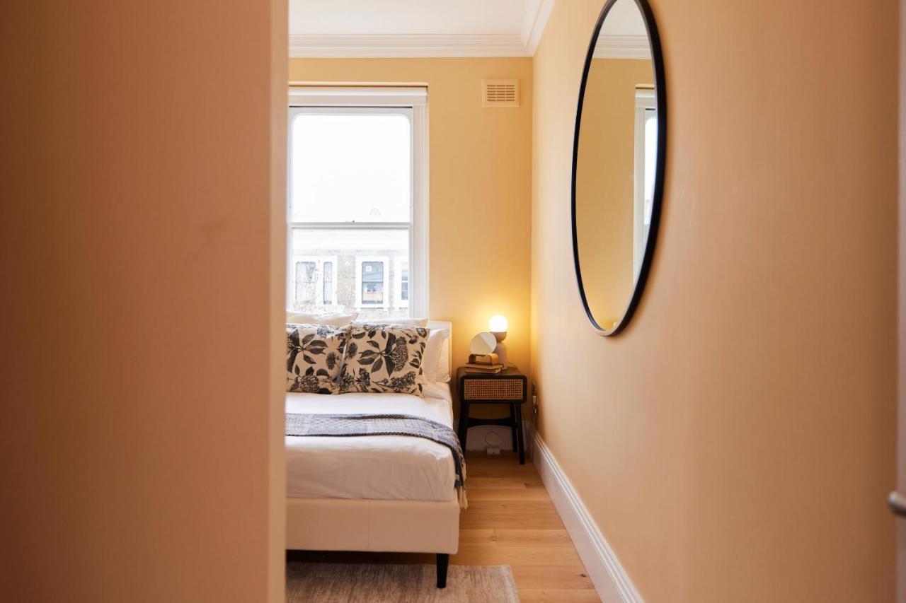 The Earl's Court Space - Modern 2bdr Flat With Terrace + Parking Apartment