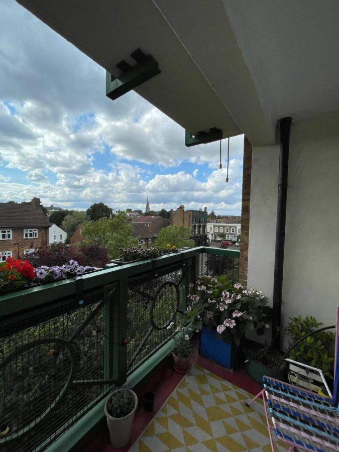 Contemporary 1bd Flat Wbalcony - Stoke Newington! London