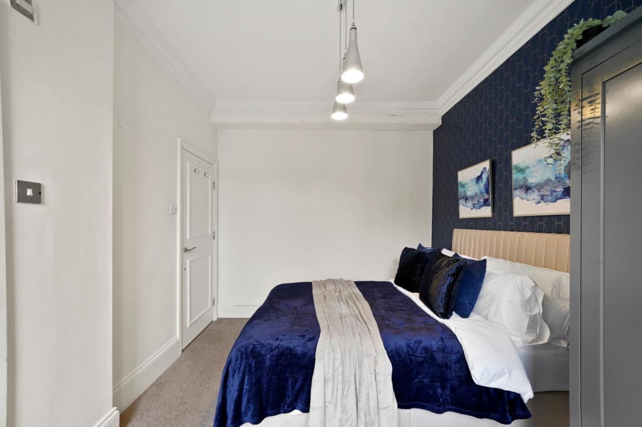 Delightful Flat In - Sleeps 6 Londra