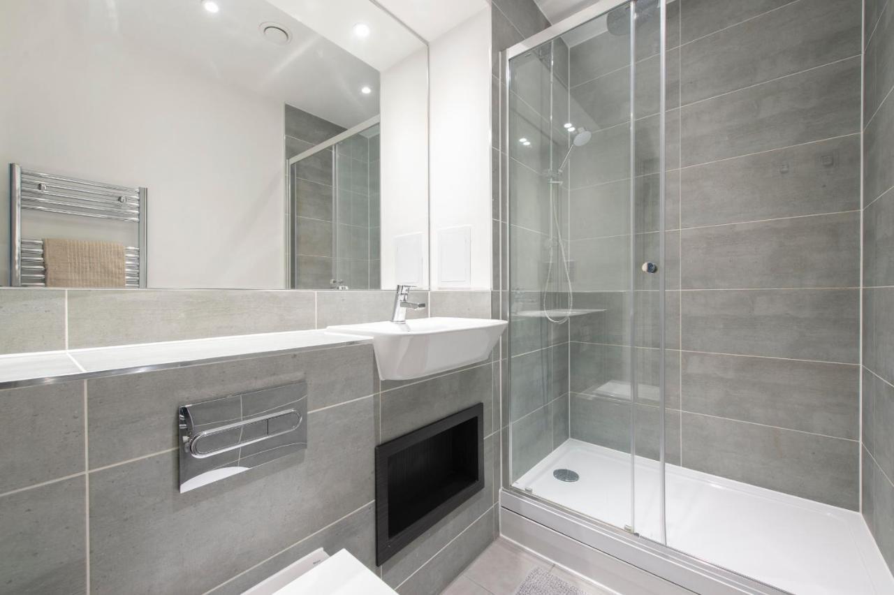 Stunning Luxury 2 Bedroom Appartamento *