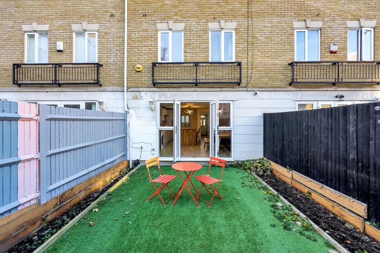 Lovely 3 Bedroom House Short Term & Flexible Renting Limehouse With Private Parking And Garden! Appartement *