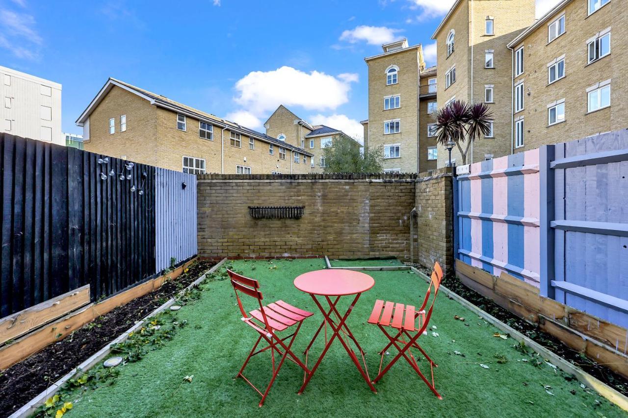 Appartement Lovely 3 Bedroom House Short Term & Flexible Renting Limehouse With Private Parking And Garden! *
