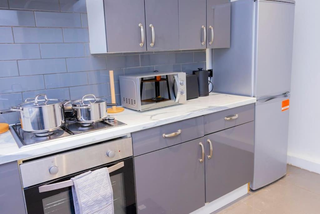 Leilighet Beautiful 3 Bed House Next To Westfield *