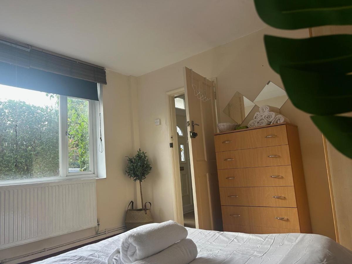 Spacious Bright Double Rum i privatbostad *