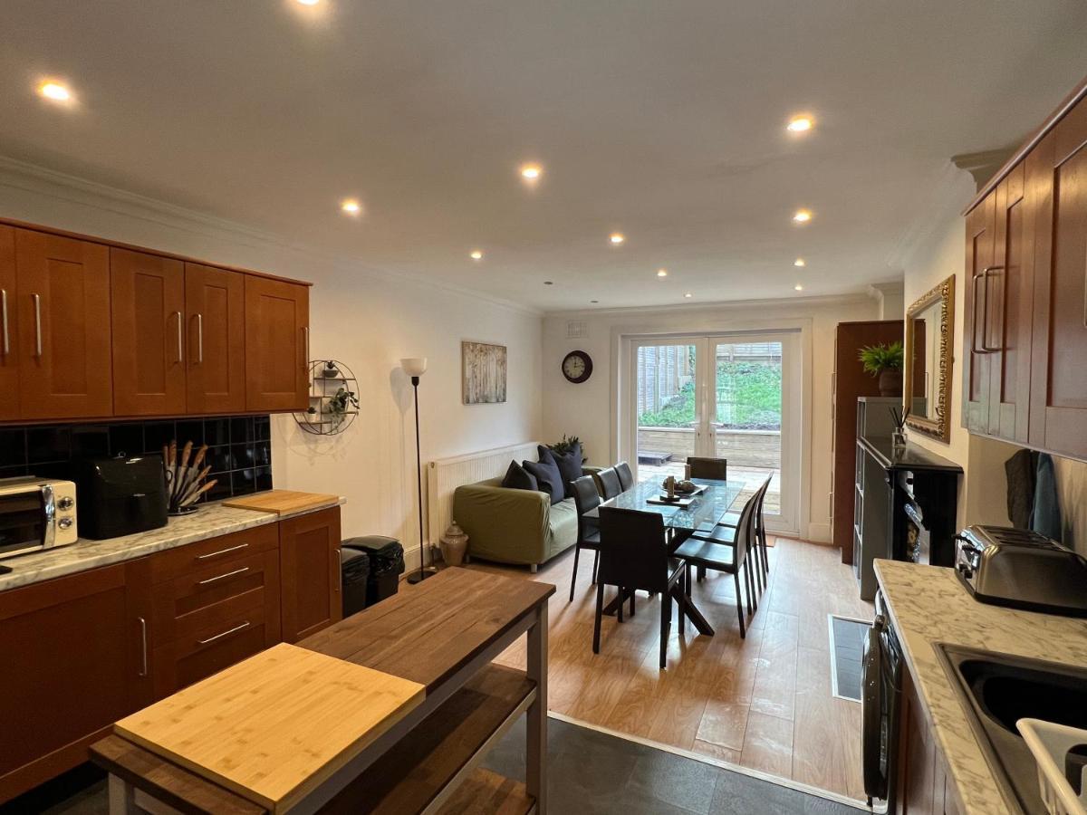 Ferienhaus 4 Bed House 10 Min Walk To Tube London