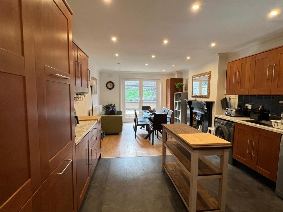 Ferienhaus 4 Bed House 10 Min Walk To Tube