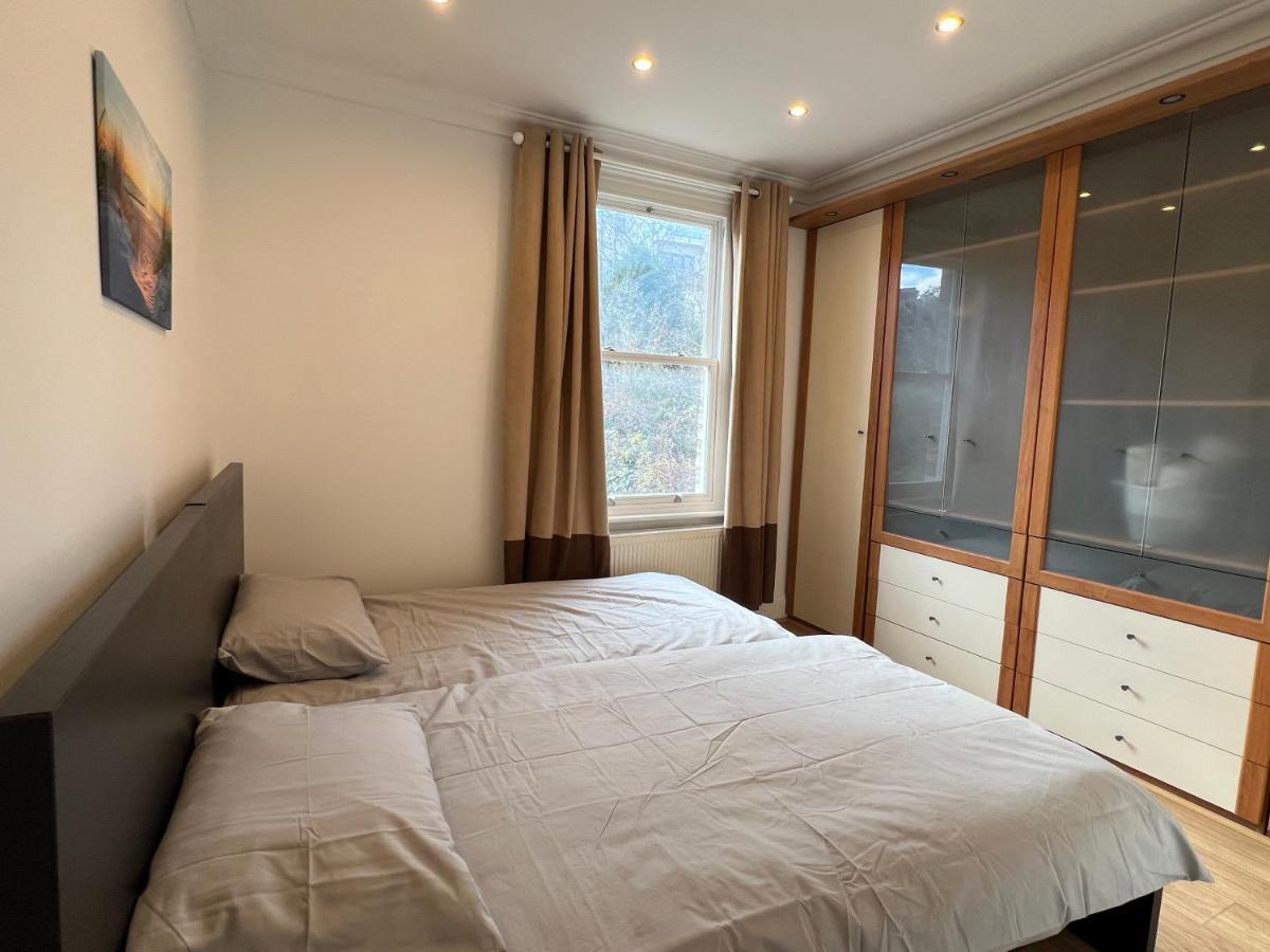 4 Bed House 10 Min Walk To Tube Ferienhaus *