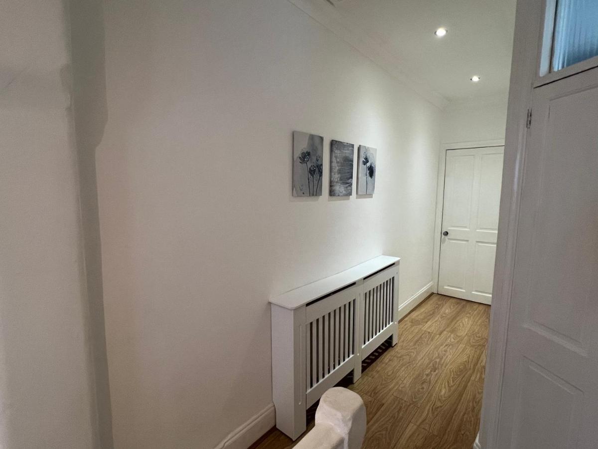 4 Bed House 10 Min Walk To Tube Ferienhaus *