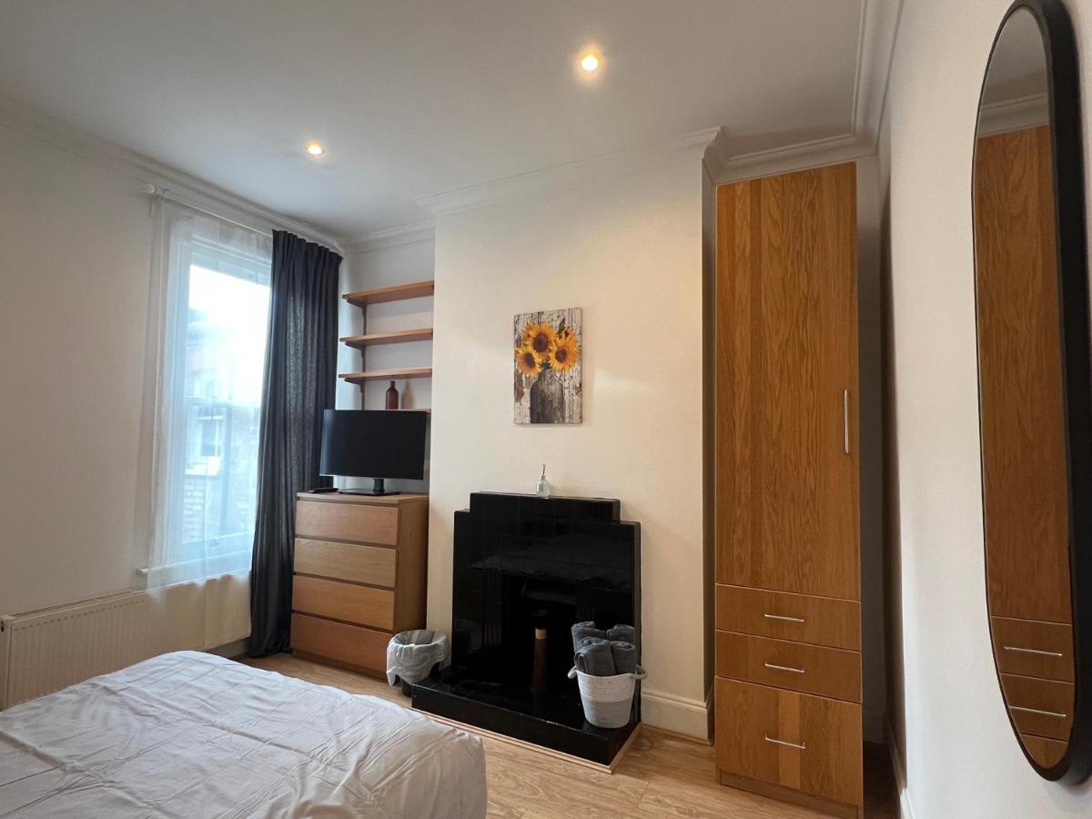 Ferienhaus 4 Bed House 10 Min Walk To Tube