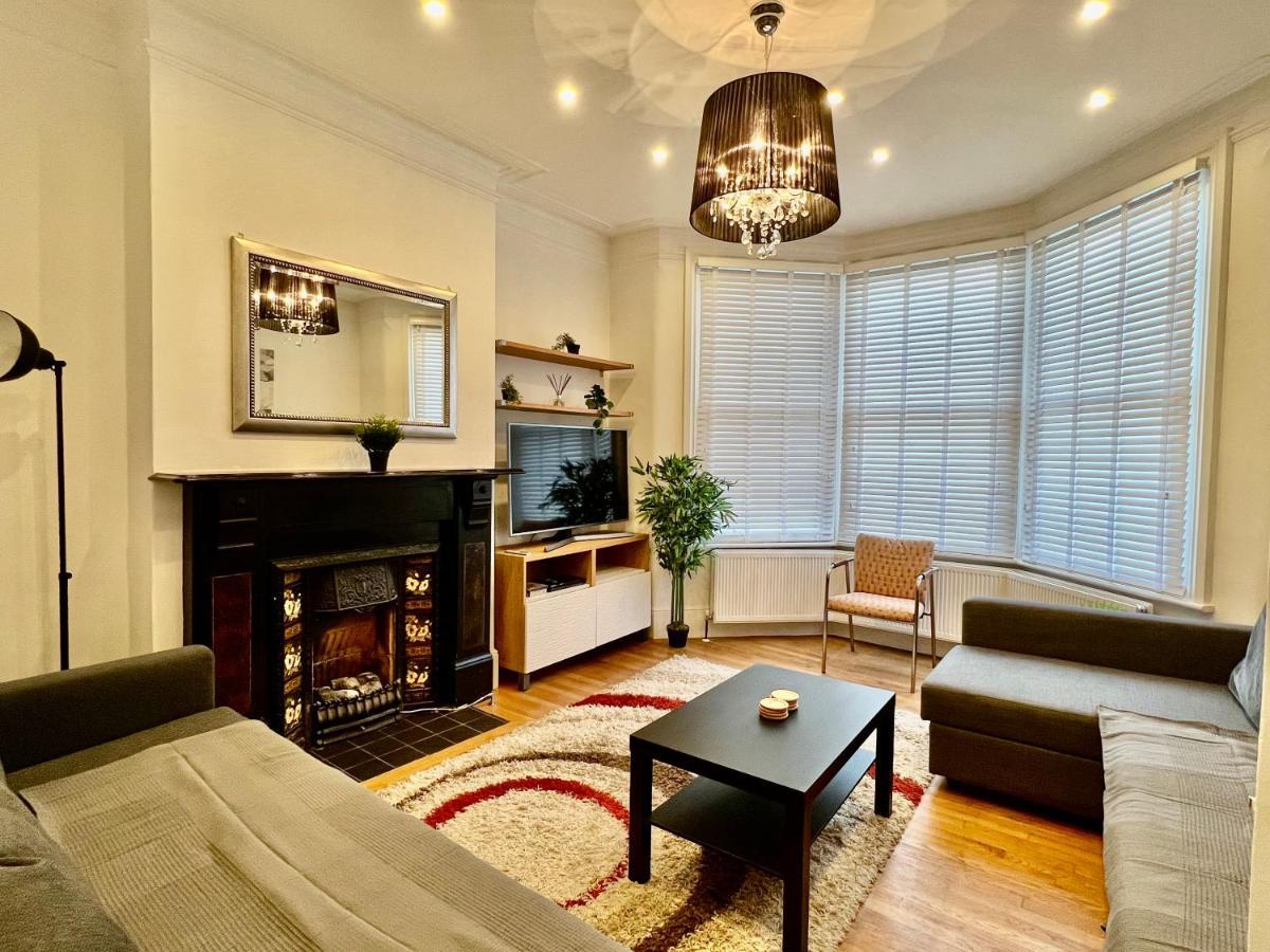 Ferienhaus 4 Bed House 10 Min Walk To Tube *