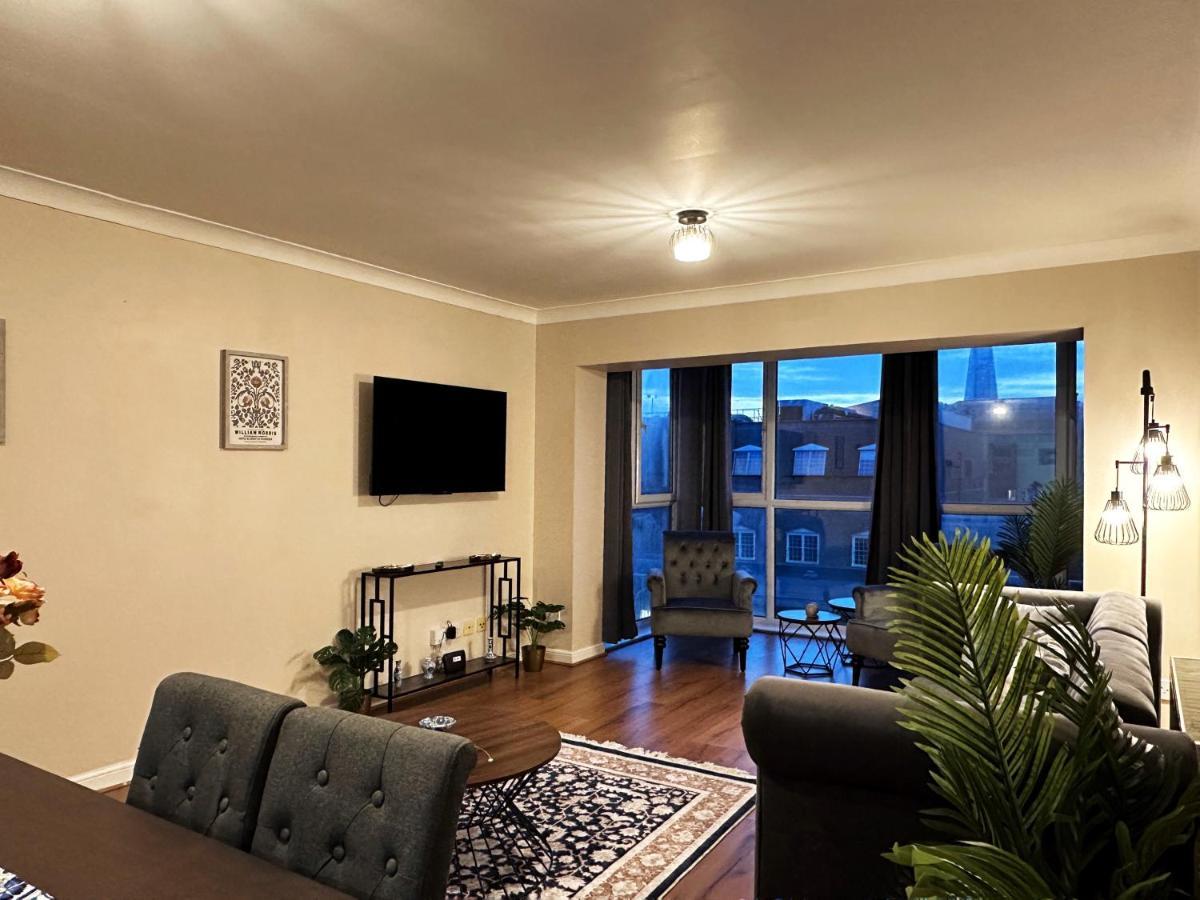 Tina Place In Tower Hill - 2 Double Beds, Max 4 People, Great Location In Lägenhet
