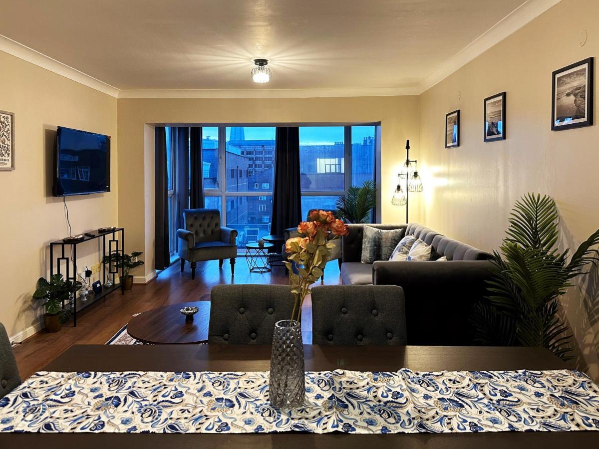 Tina Place In Tower Hill - 2 Double Beds, Max 4 People, Great Location In Lägenhet *