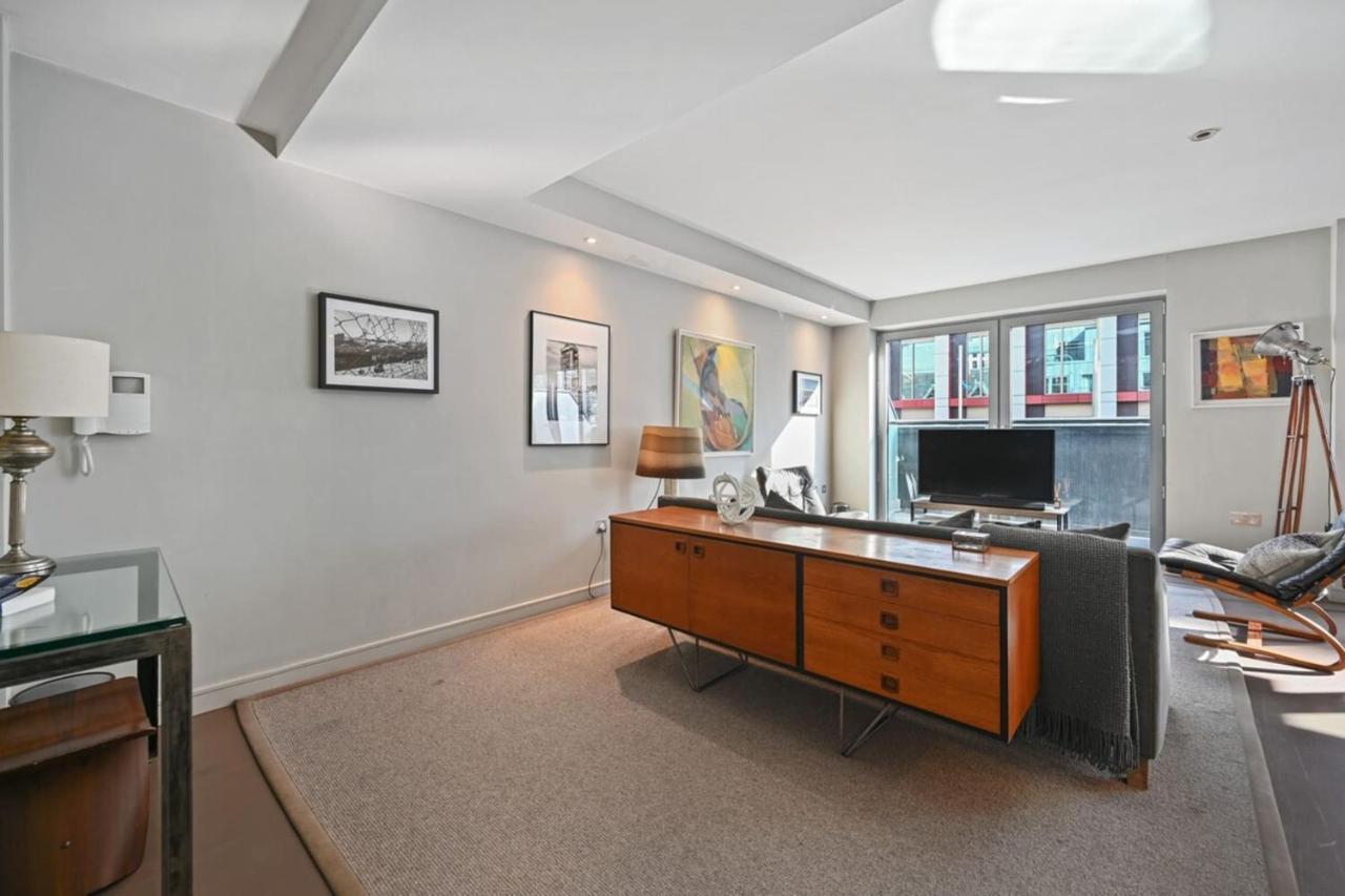 Lägenhet Sleek 2bd Flat Wterrace - 2 Mins From Farringdon! London