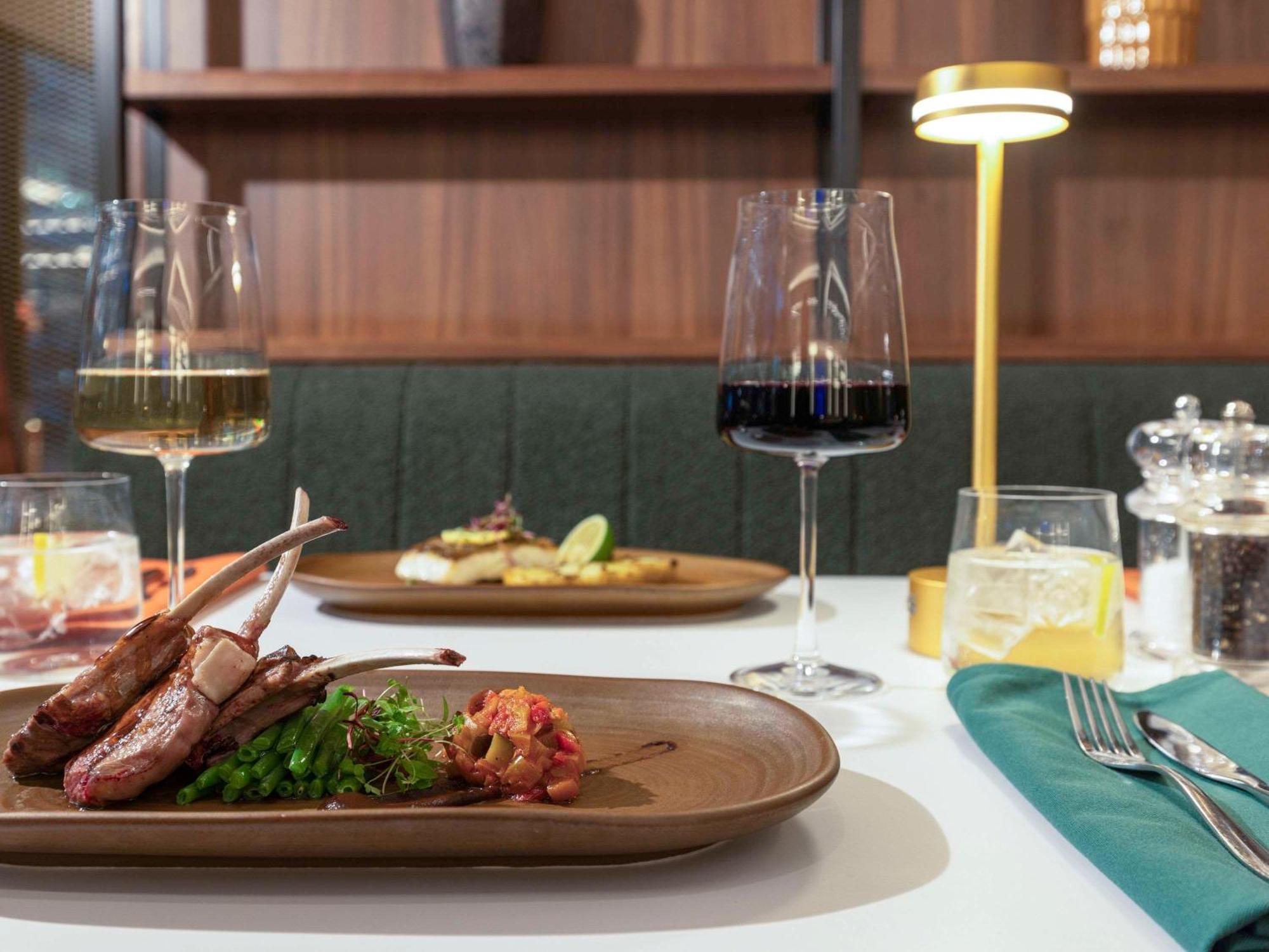 Novotel Paddington 4*