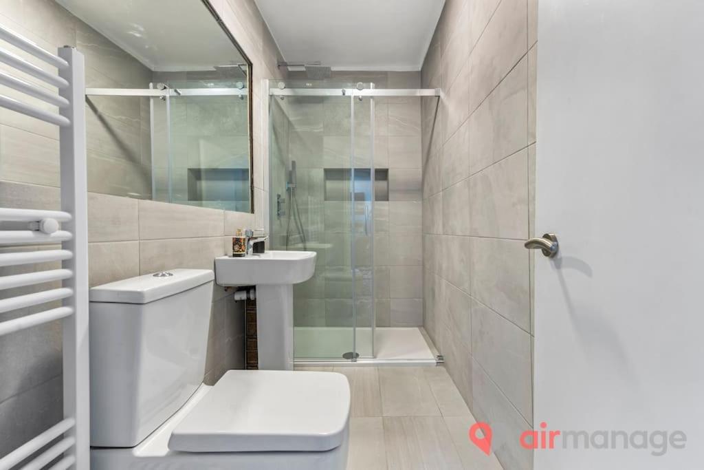 West Kensington 2bed Flat Appartement Londen