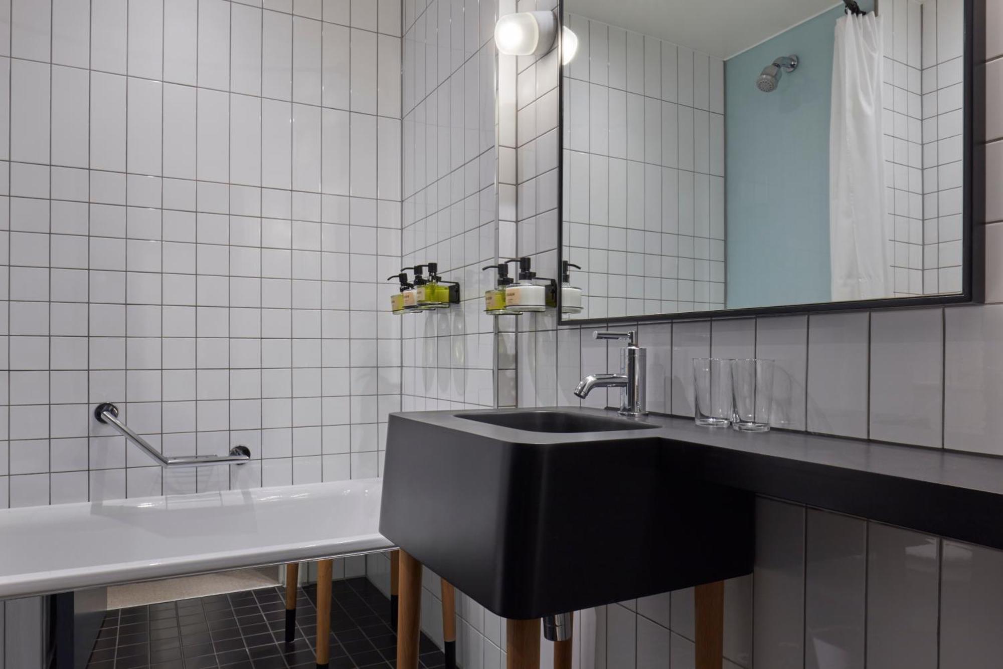One Hundred Shoreditch 4* Londra