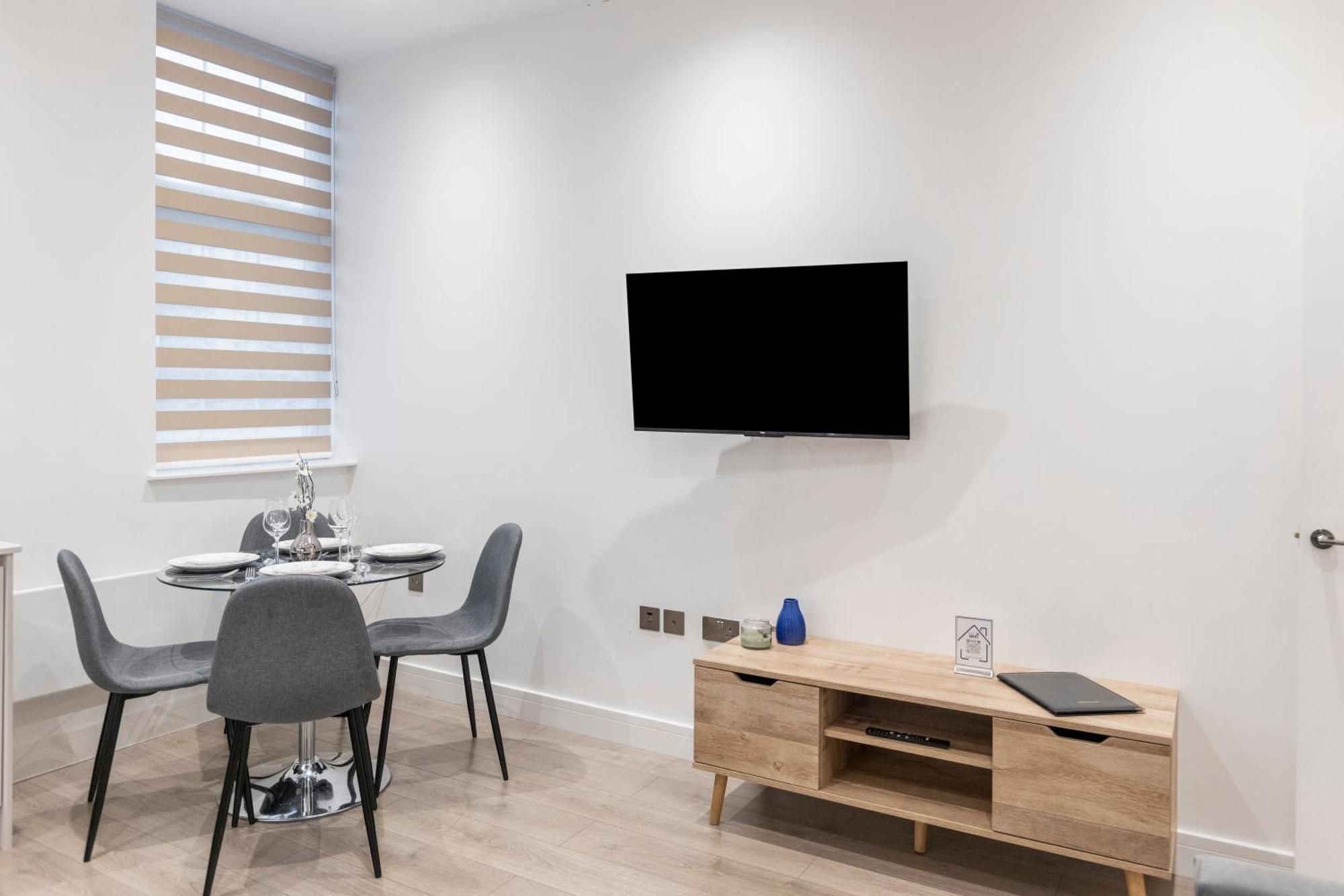 Welcoming And Spacious Apartment- Excellent Location Leilighet
