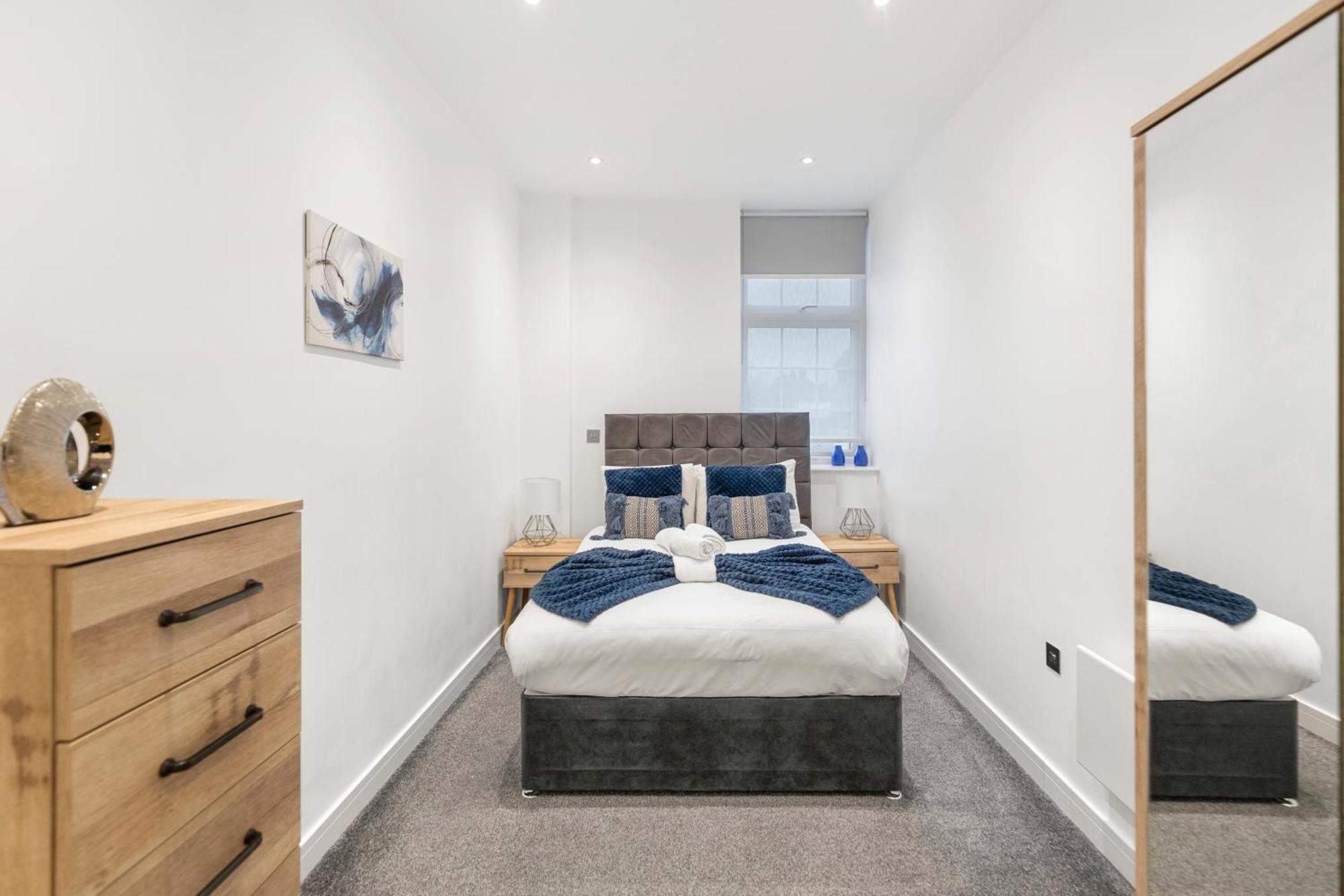 Leilighet Welcoming And Spacious Apartment- Excellent Location London
