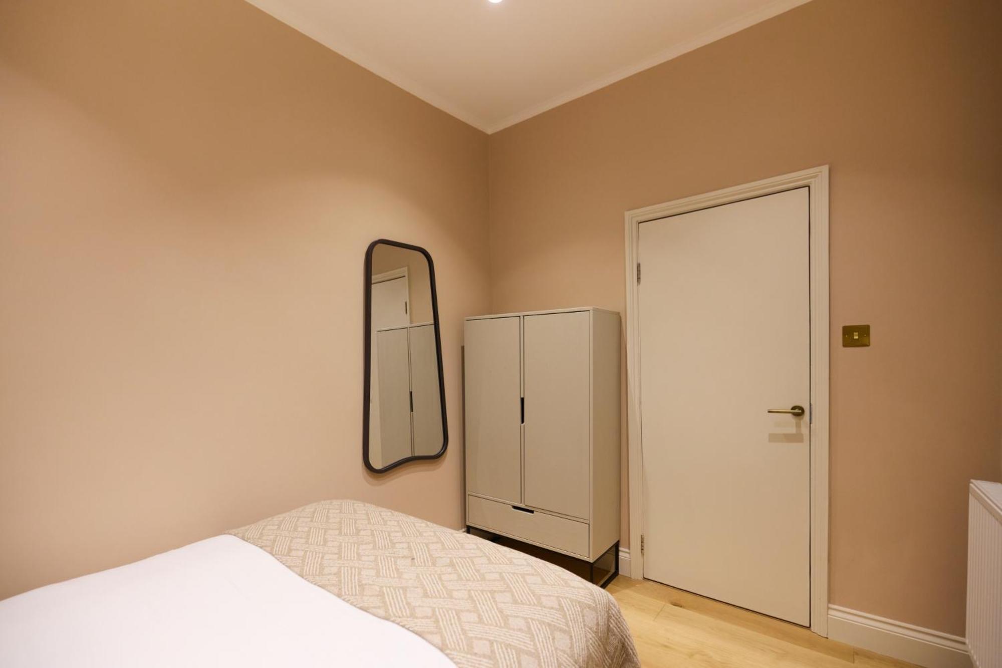 The Bayswater Gardens - Bright 3bdr