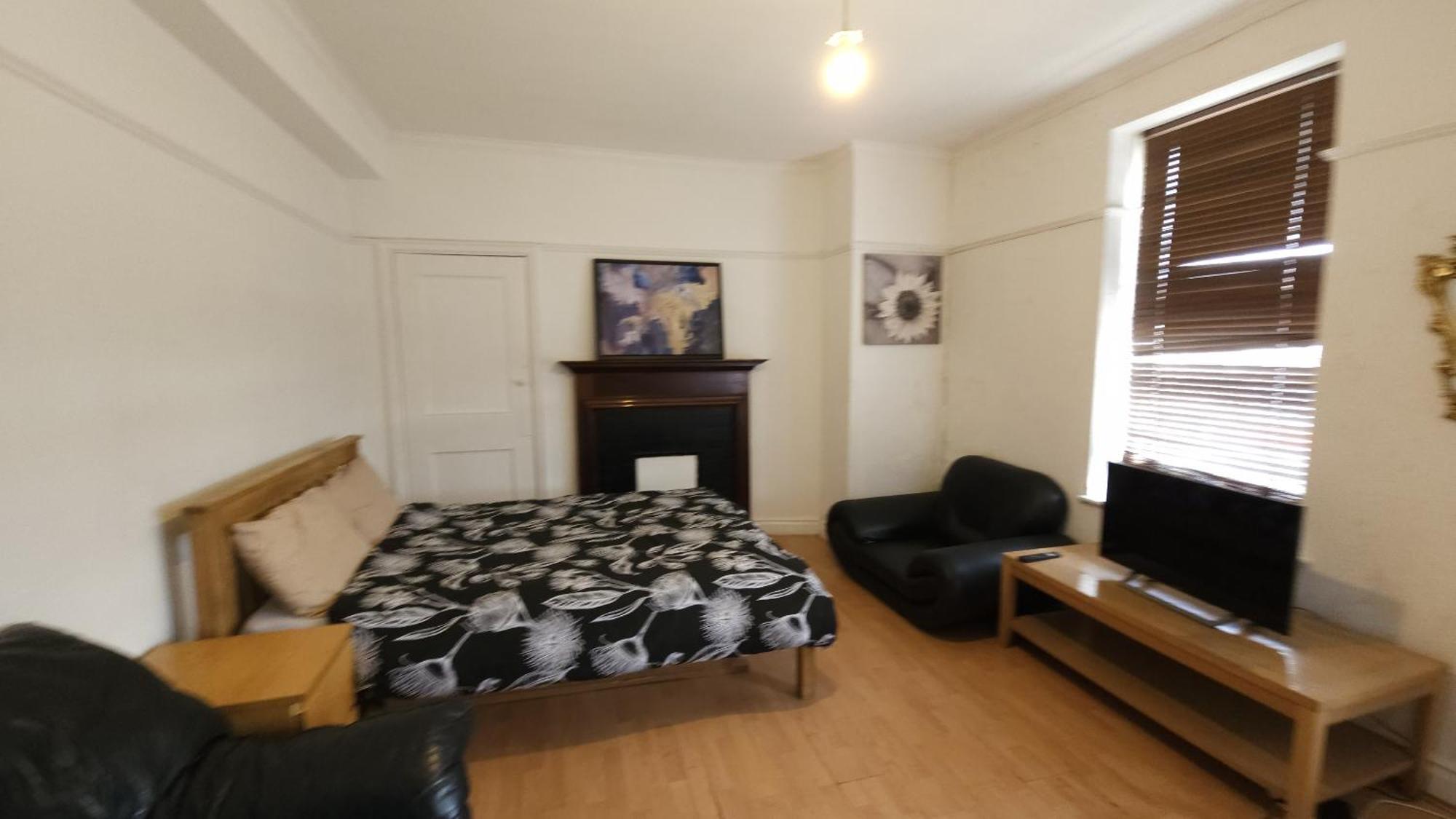Edgware Station Apartment London