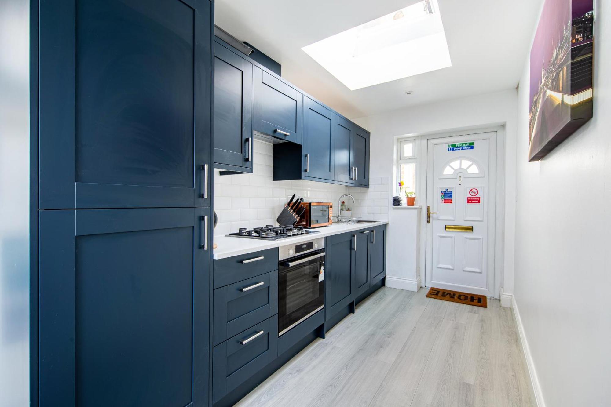 Cosy 1 Bed With Free Parking Close To Underground Station Zone 2 For Quick Access To Up To 5 Guests Appartement *