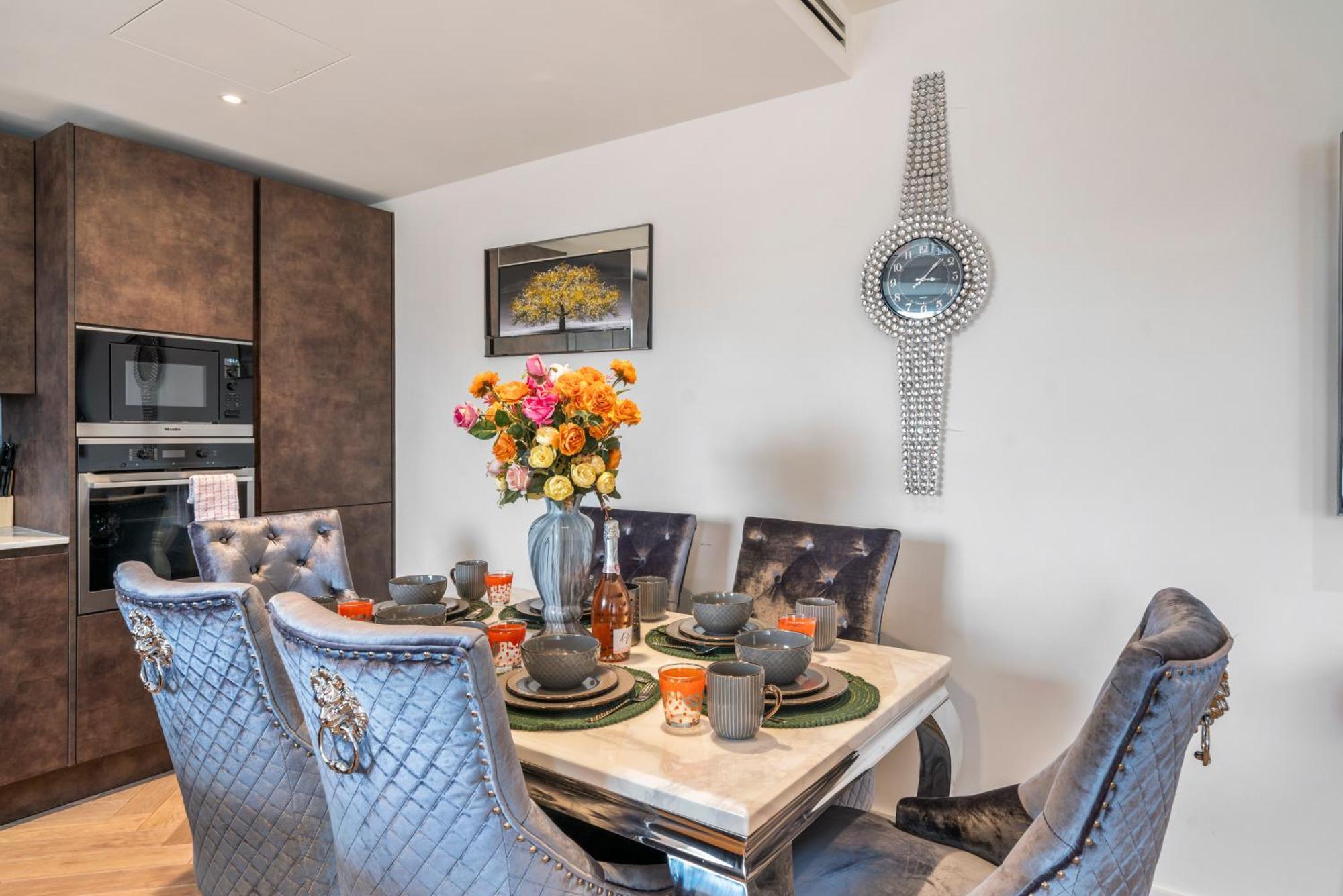 Spectacular 2-bedroom Penthouse In Marble Arch 75 Lägenhet