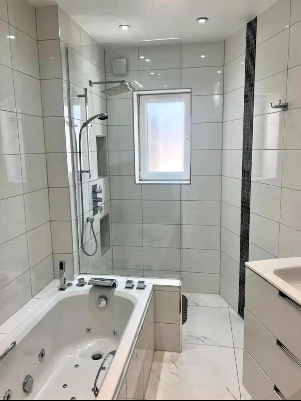 Lejlighed Gorgeous One Bedroom With Jacuzzi Bath *