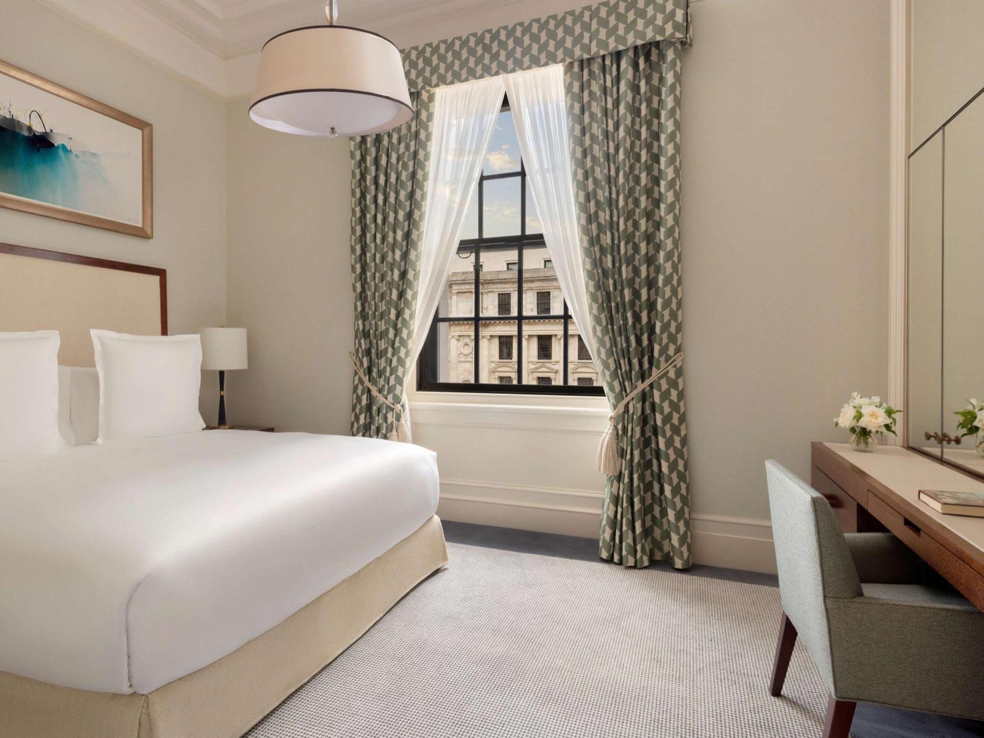 Raffles At The Owo Hotel Londen
