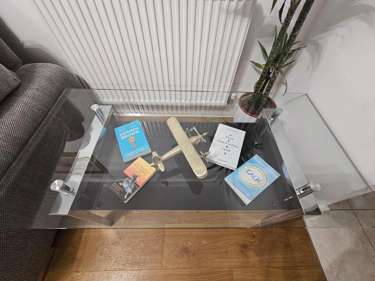 Excel Centre, O2 Arena , City Airport Apartment *