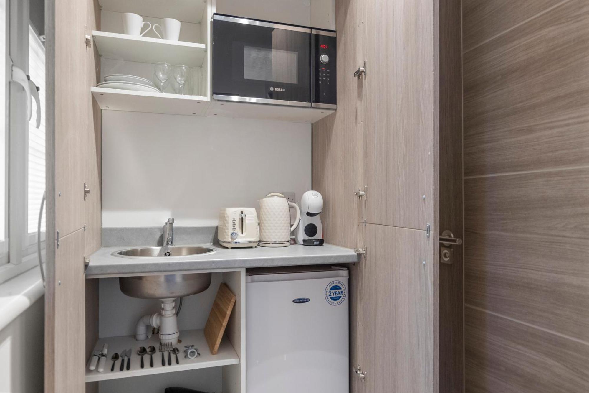 Modern 3 Min Walk To Tube Station Nw11 * Londen