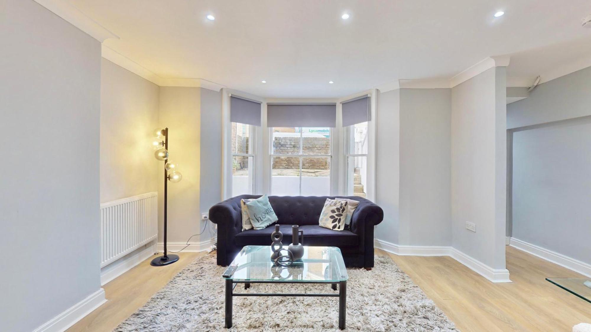 Tube & Notting Hill Nearby - Garden Flat Haven