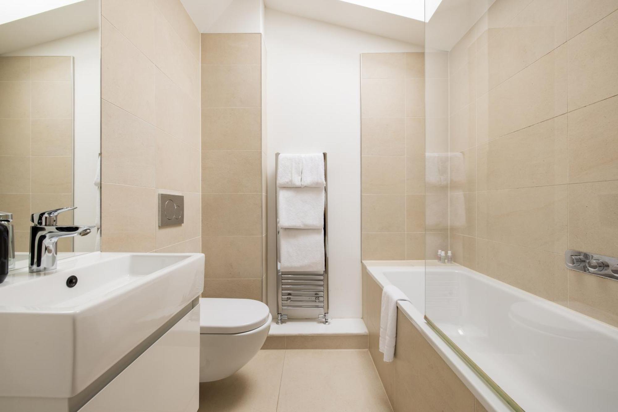 The Tooting Hideout - Dazzling 3bdr Flat With Balcony * Londra