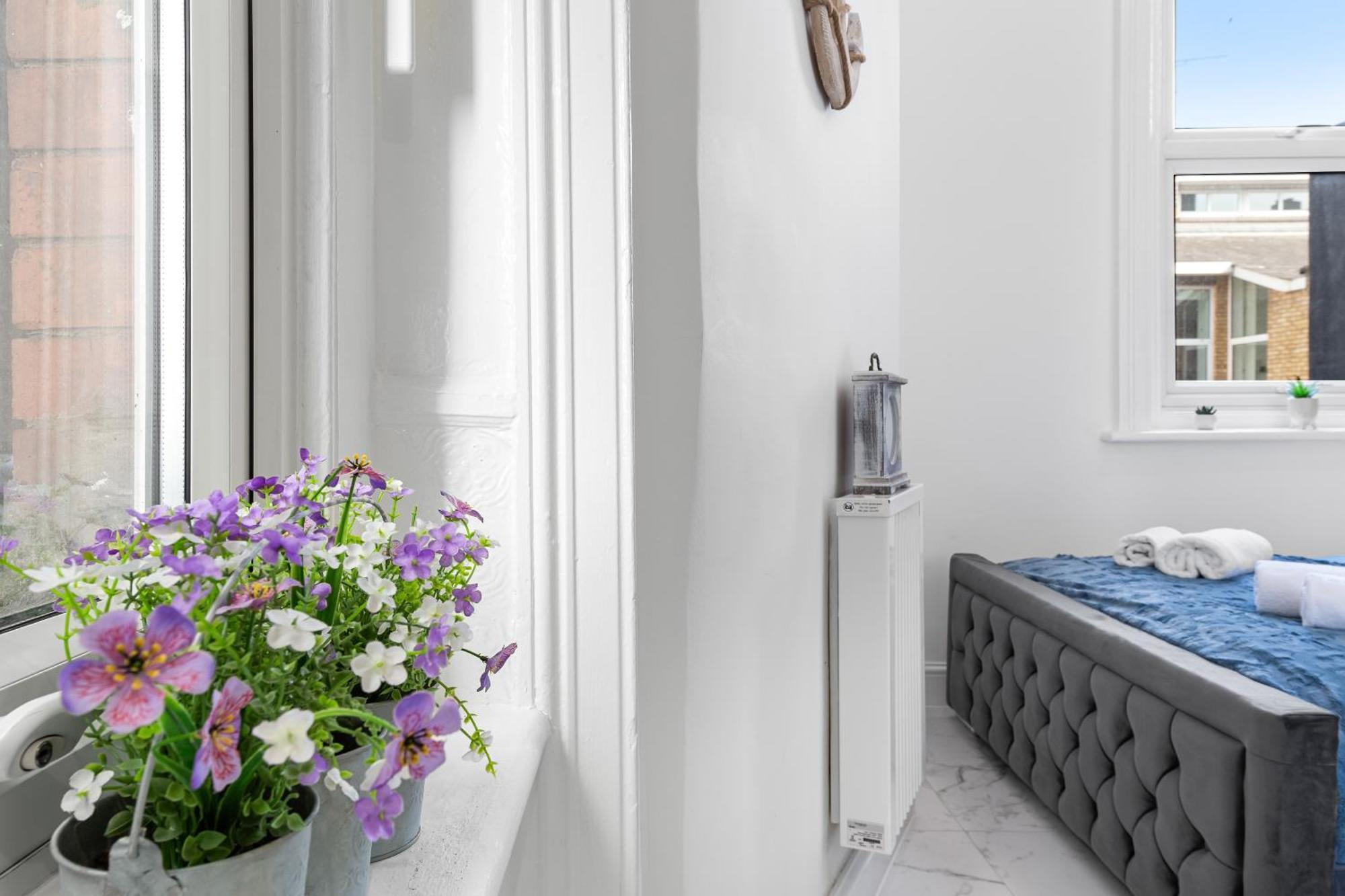 Modern 2 Bedroom Flat - Near Primrose Hill, Camden Market, Regent's Park - Good Links To Kings Cross, Euston, Finchley Road Station - Nw3 * London