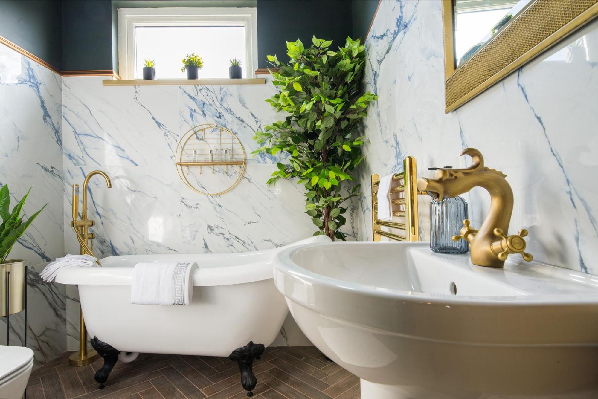 Luxury Versace 1 Bed Hot Tub Pool Table Sky Tv Lejlighed London