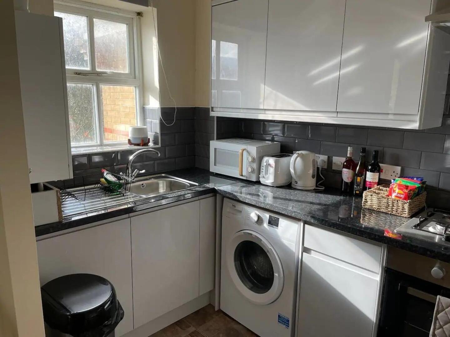 Apartment 4min Walk Uni Of East 1br
