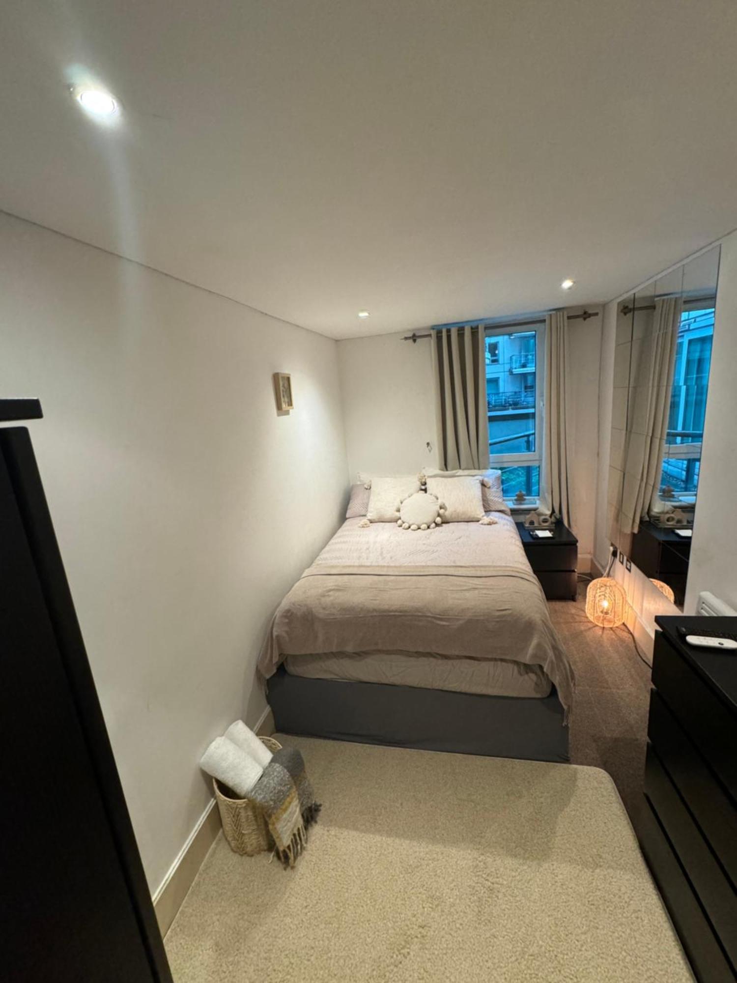 Londoneye Private Bedroom In Shared Flat * Londen