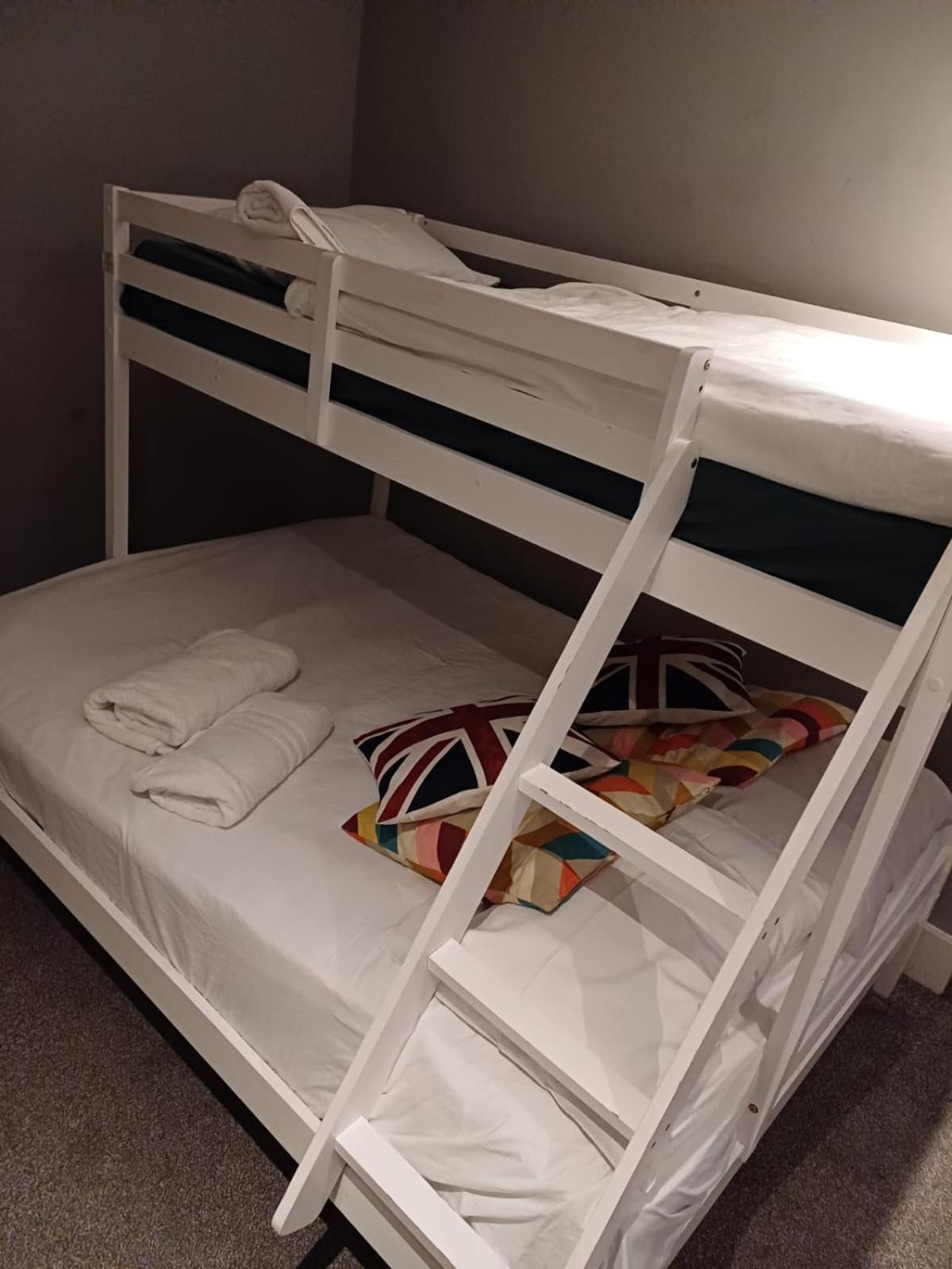 Guest house 493 London