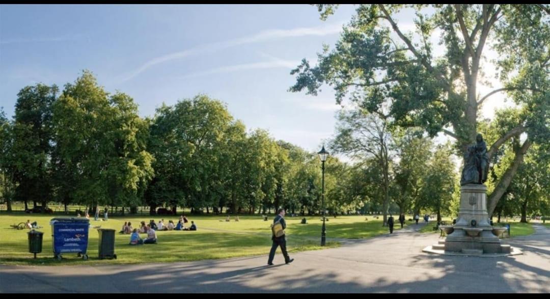 Wandsworth, South Deluxe King 3 * London