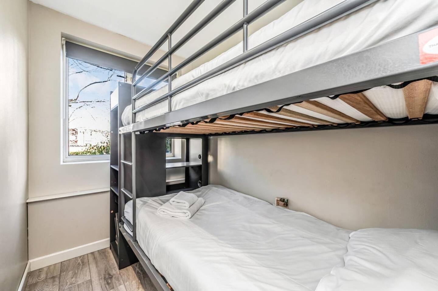 Appartamento Pass The Keys Modern By Whitechapel Hospital Londra
