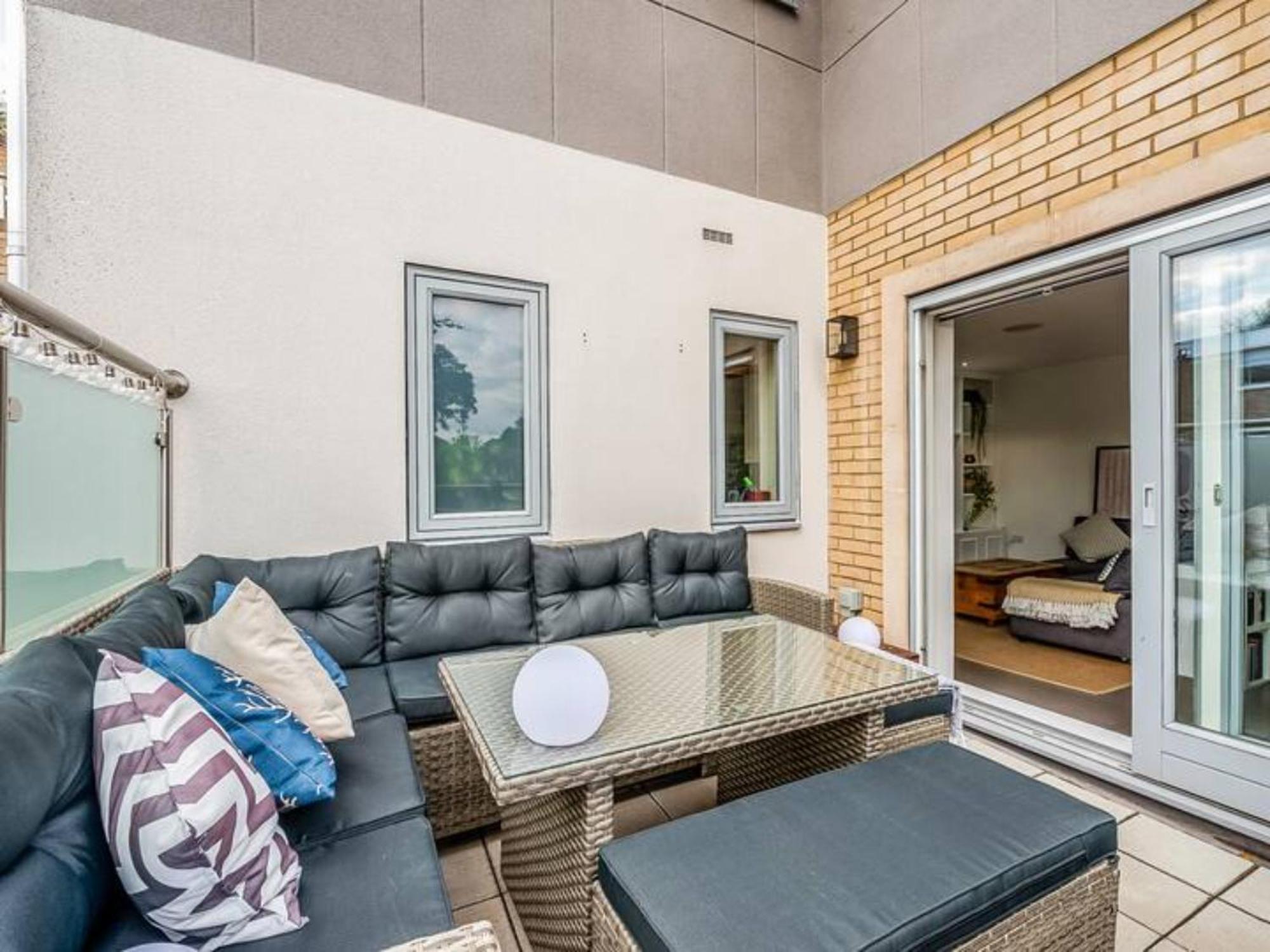 Apartment Pass The Keys Modern Terrace In Putney London