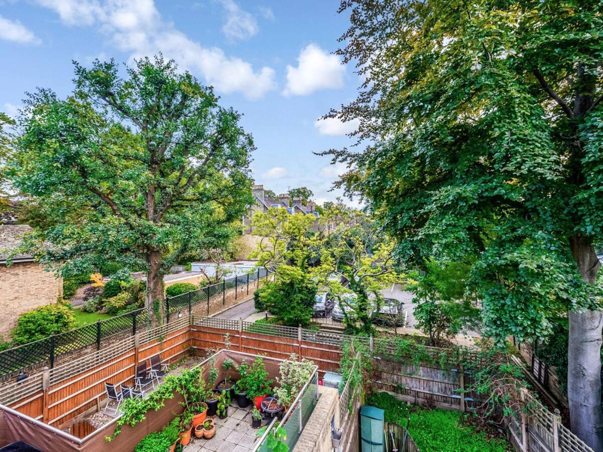 Pass The Keys Modern Terrace In Putney *