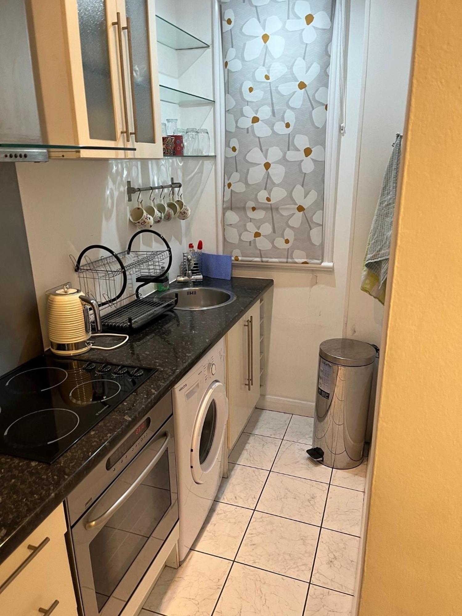 Lovely 1 Bedroom Flat In Quiet Wimbledon Lejlighed