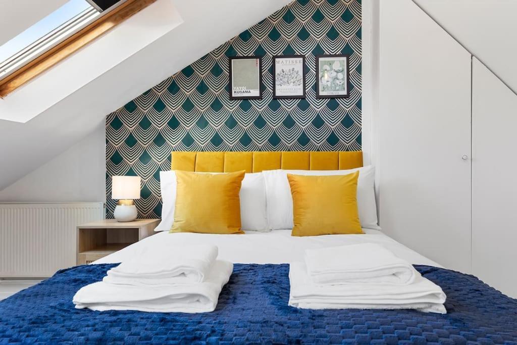 Apartment The Holloway Suite- Longterm 15% Off Sleeps4 London