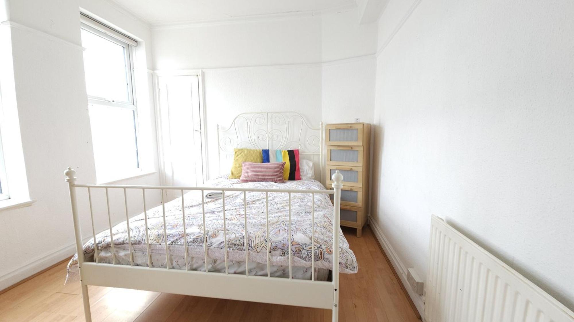 Edgware Station Apartment London